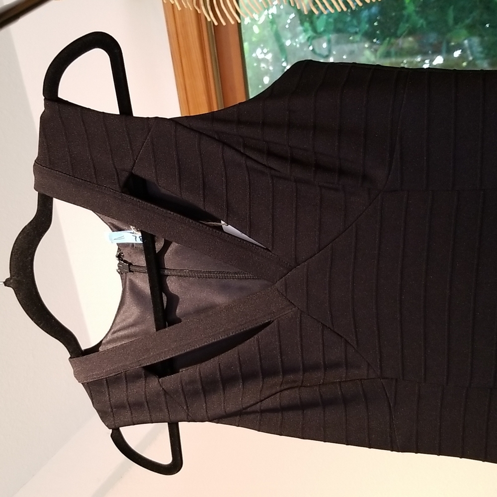EUC GUESS Black Size 6 bodycon dress - Picture 2 of 7